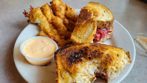 Izzy's - Western Hills in Cincinnati