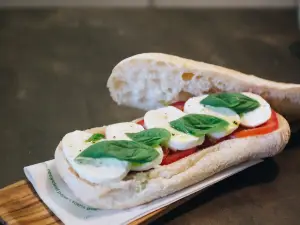 NaturalMente Varenna Food