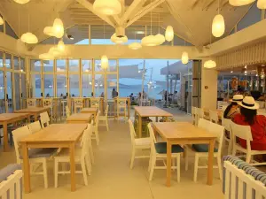 Boneta Bistro & Lounge