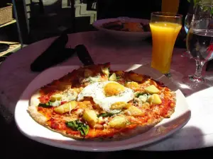 Spinnakers Gastro Brewpub & GuestHouses