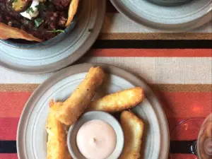 Chesters Restaurant & Bar