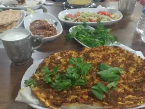 Oz Urfa Lahmacun