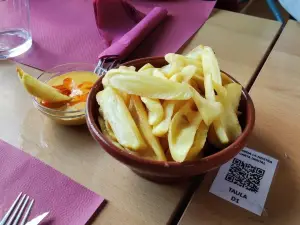 SnowEsqui Bar Restaurant