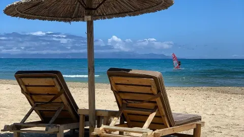 Seacret Beach Bar Restaurant in Planos
