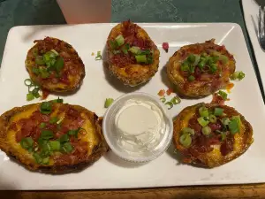 Mutt & Jeff's Restaurant and Bar