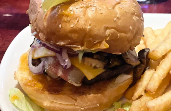 Sticky Wicket Pub & Restaurant