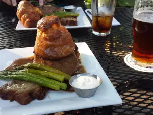 Black Dog Village Pub & Bistro