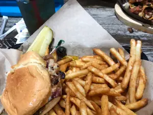 Downtown Rookies Sports Bar & Grill