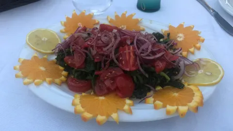 Cunda Sahil Restaurant in ไอวาลิค