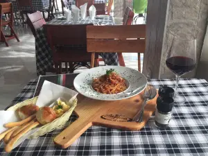 Angelinas Bistro Bar and Pizzeria