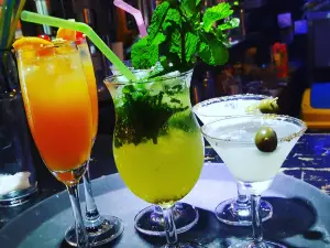 QUEEN FOREST RESTRO - BAR