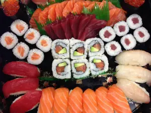 He's Sushi