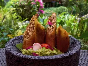 La Cascada Restaurant & Bar