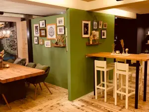 Elk Restaurant