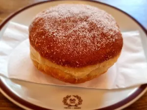 Schmalznudel - Cafe Frischhut