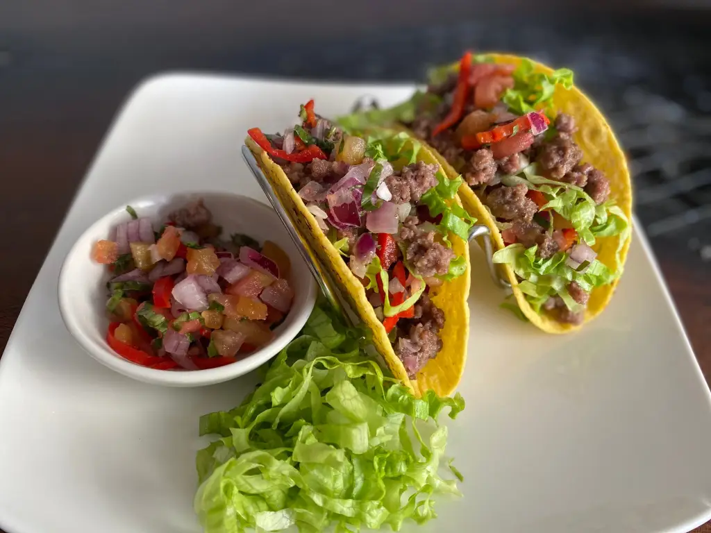 CAFETERIA - MEXICAN BURGER TACOS