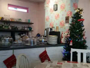 Vera Gs Cakes & Teas