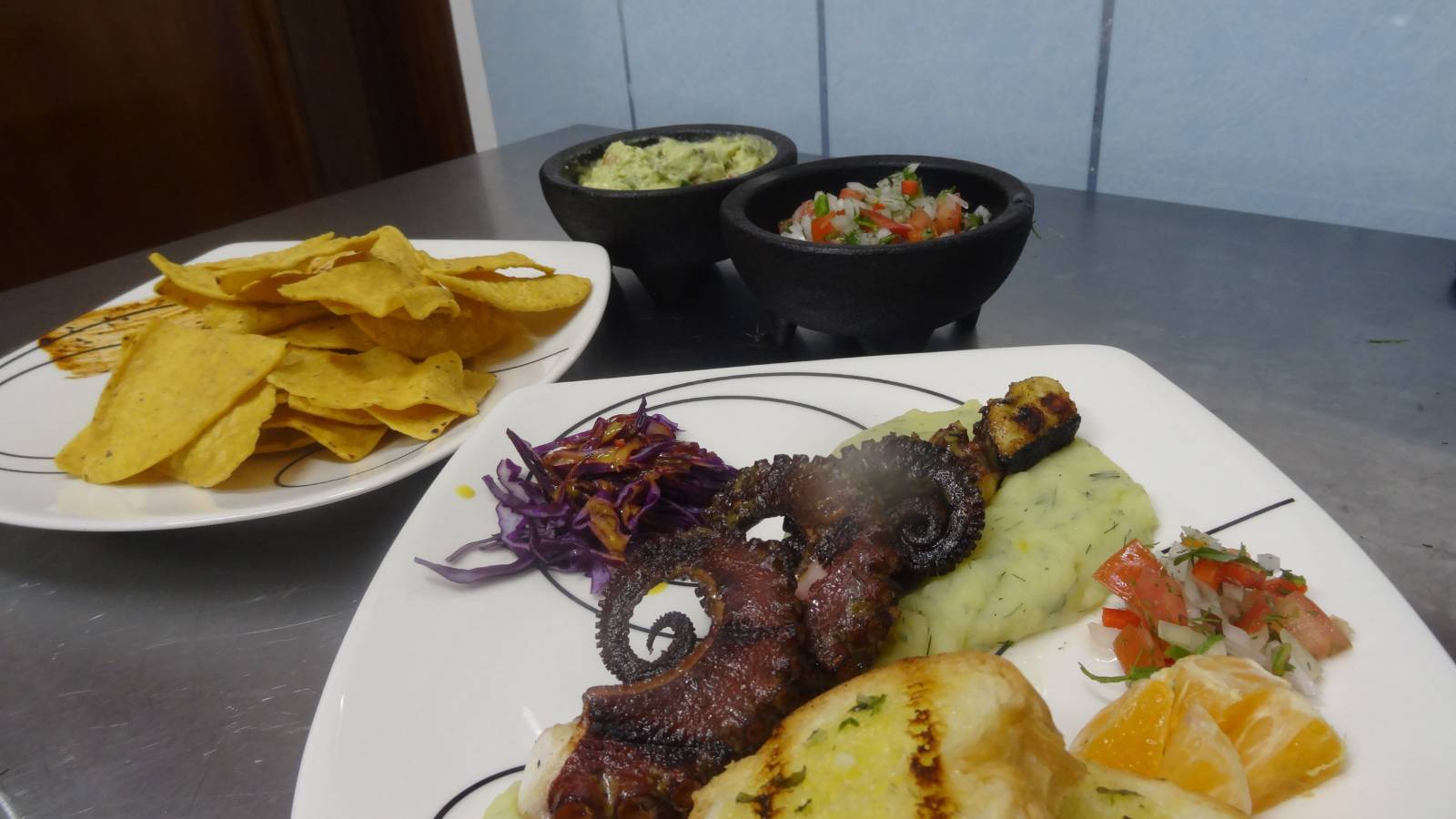 La Casa Del Tesoro Bar Restaurant