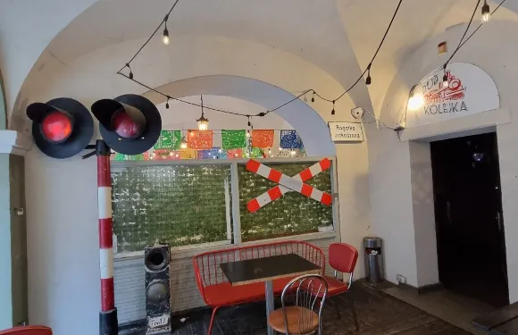 Kolejka Pub.