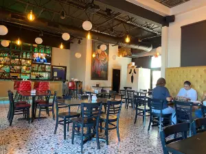 Rocha's Bar & Grill