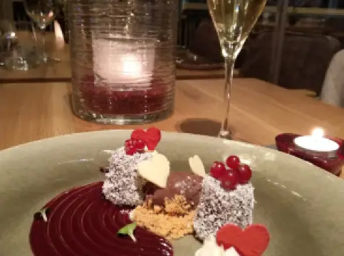 718 Uptown Dine and Wine