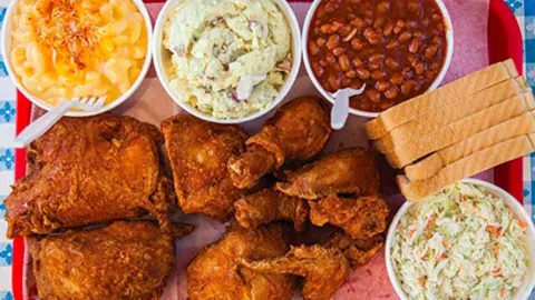 Gus's World Famous Fried Chicken in Memphis