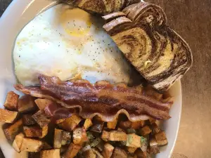 Higdon Square Cafe