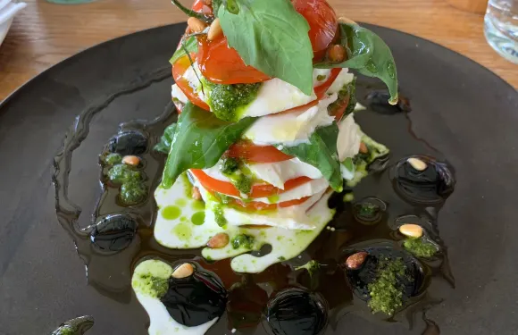 Henry's Restaurant & Bar