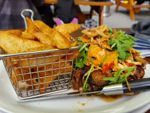 Dusty's Bar & BBQ