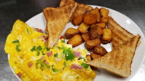 Sabina's Casual Dining & Pub in Pickering
