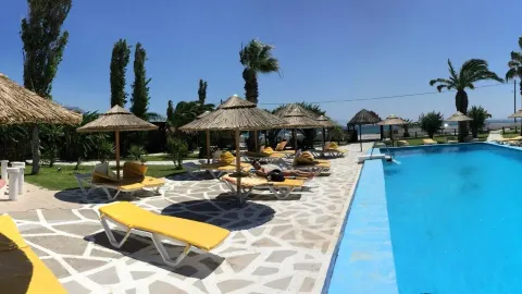 Malibu Beach Bar Restaurant in 코스