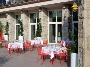 Oliva Restaurant