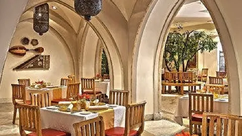 Omar Khayyam Restaurant in Cairo