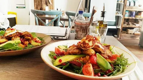 Black & White cafe and Restaurant in Worcester
