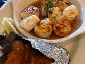 Captain's Quarters Seafood and Steak