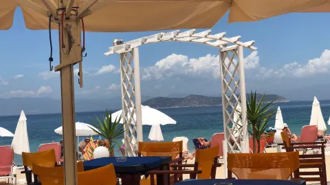 Island Beach Bar Restaurant in Thasos