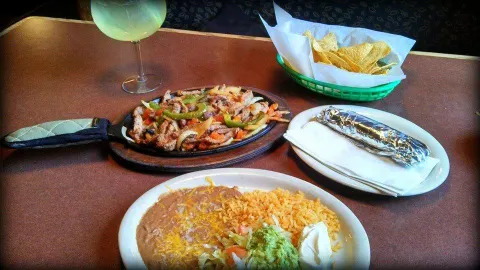 La Cabana Canes Cantina in เฮย์เวิร์ด