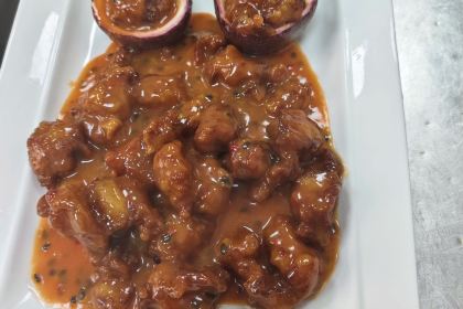 骆越人家土菜馆