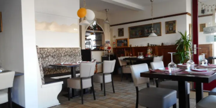 Sunand Anglo-Indian Restaurant