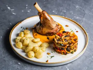 Salt Restaurant & Bar