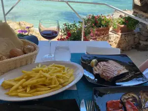 Beach Club Restaurant & Bar