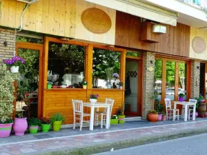 Plateia Iroon Restaurant