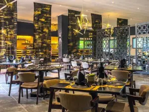 Izumi Restaurant & Lounge