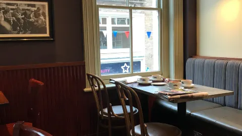 Caffè Nero in Warwick