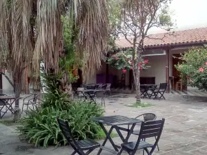 Macedonio Resto