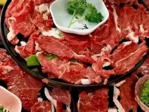 半城外鲜切牦牛肉自助火锅