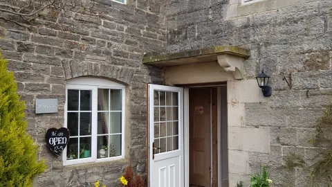 Bassettwood Farm Tea Room in アッシュボーン