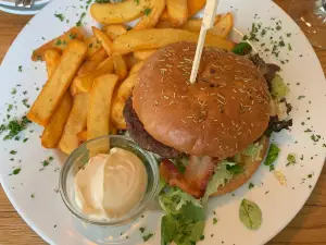 Club House Direkt am Golfplatz