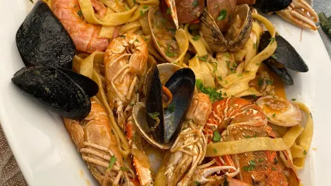 Queen Teuta restaurant in สปลิต-ดัลเมเชีย
