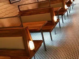 Cafe Mauds